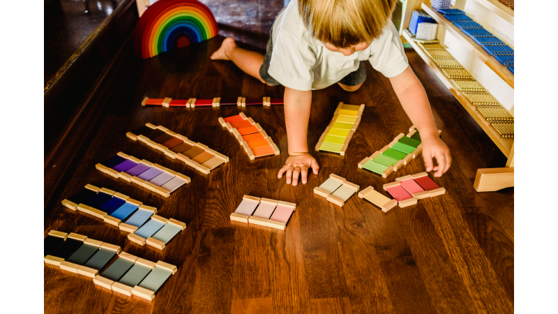 Le matériel sensoriel Montessori : bien plus que de simples jouets proche de Magnanville